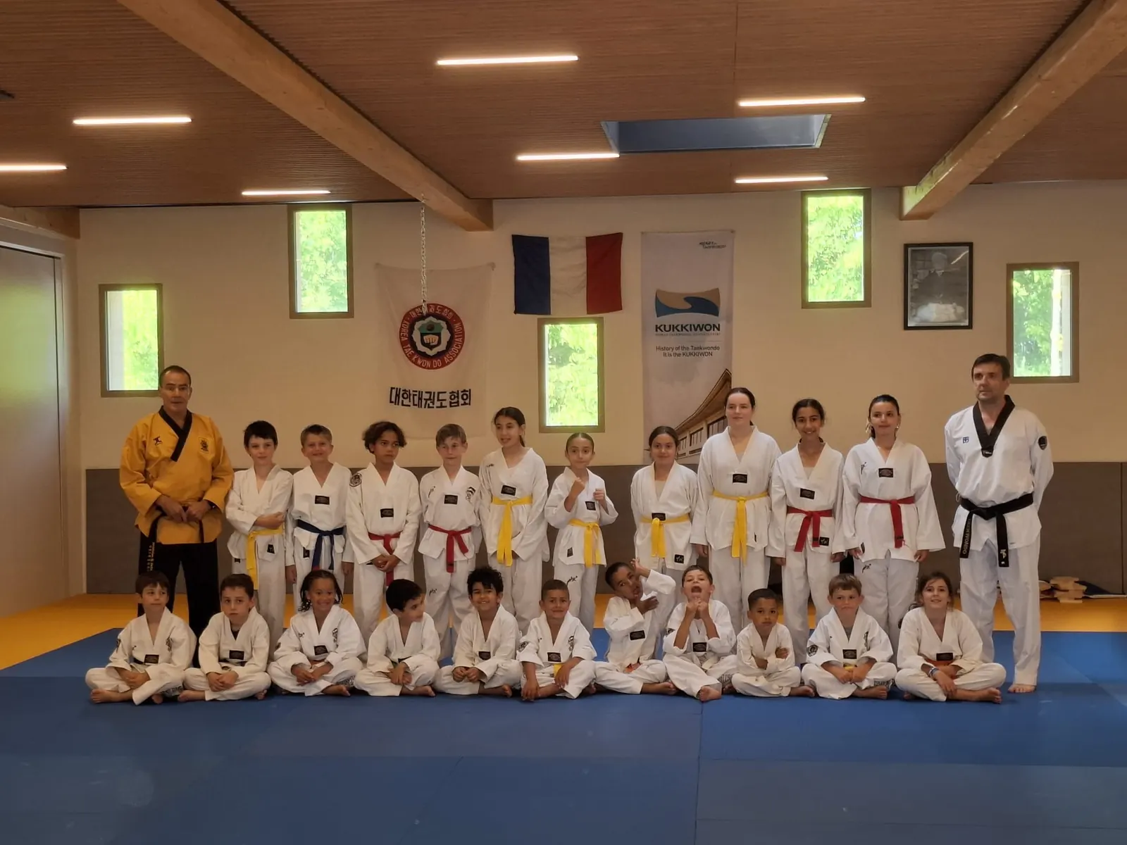 Le groupe des enfants du club avec Maître El Fahassi